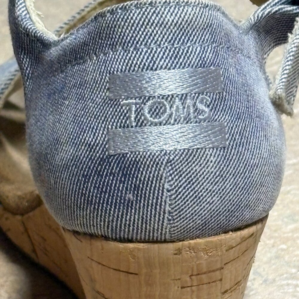 TOMS Clarissa Blue Denim Wrapped Vamp Wedge Sandals Cork Heels 7 - Picture 12 of 13